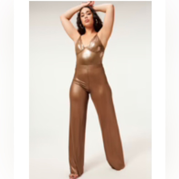 Good American mocha foil crop top with underwire and matching mocha foil pants - Picture 2 of 7